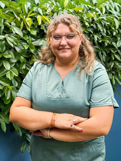 Léonore Miralles, Ostéopathe