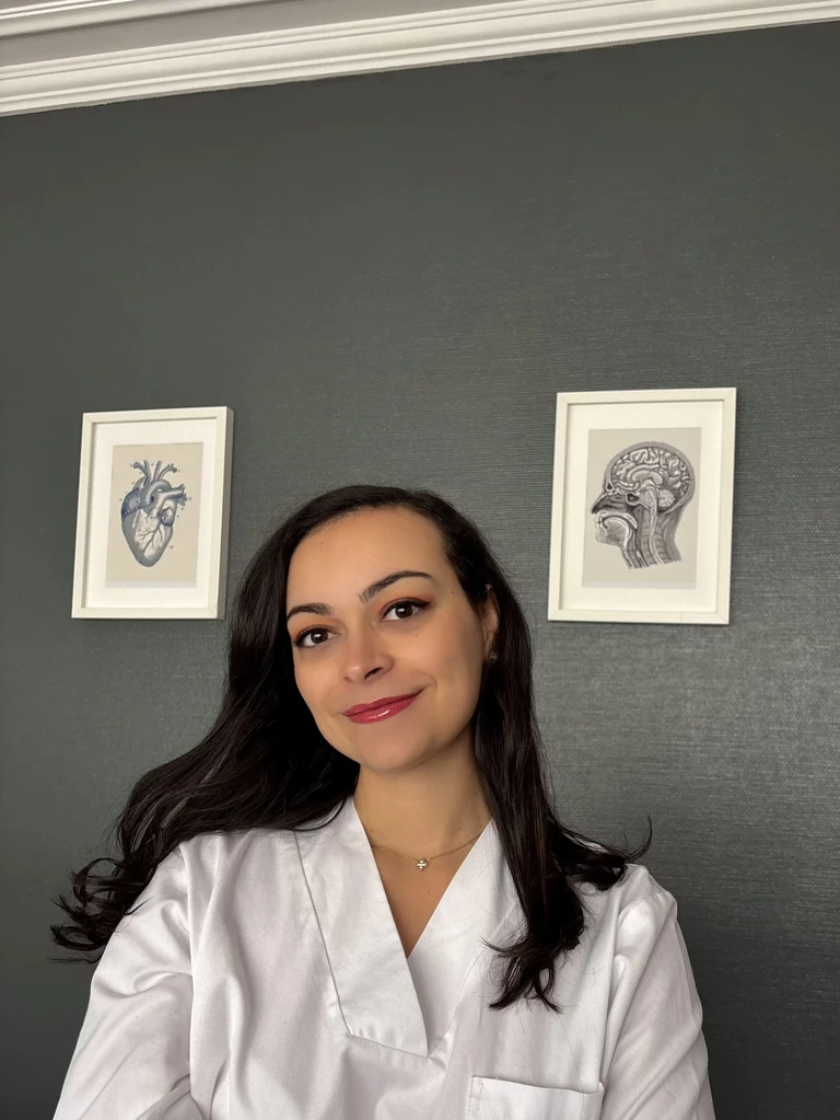 Ambre Louisin, Ostéopathe